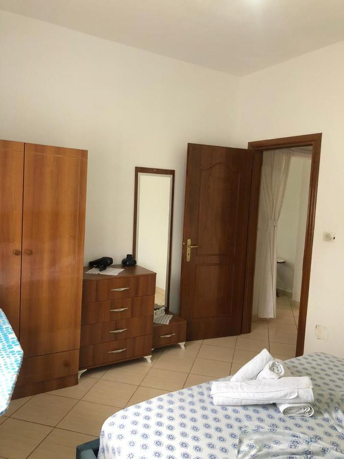 Teo Apartment Sarande Bilik gambar